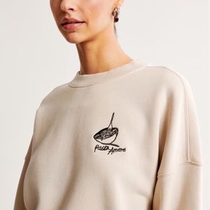 Abercrombie & Fitch Pasta Graphic Sunday Crew